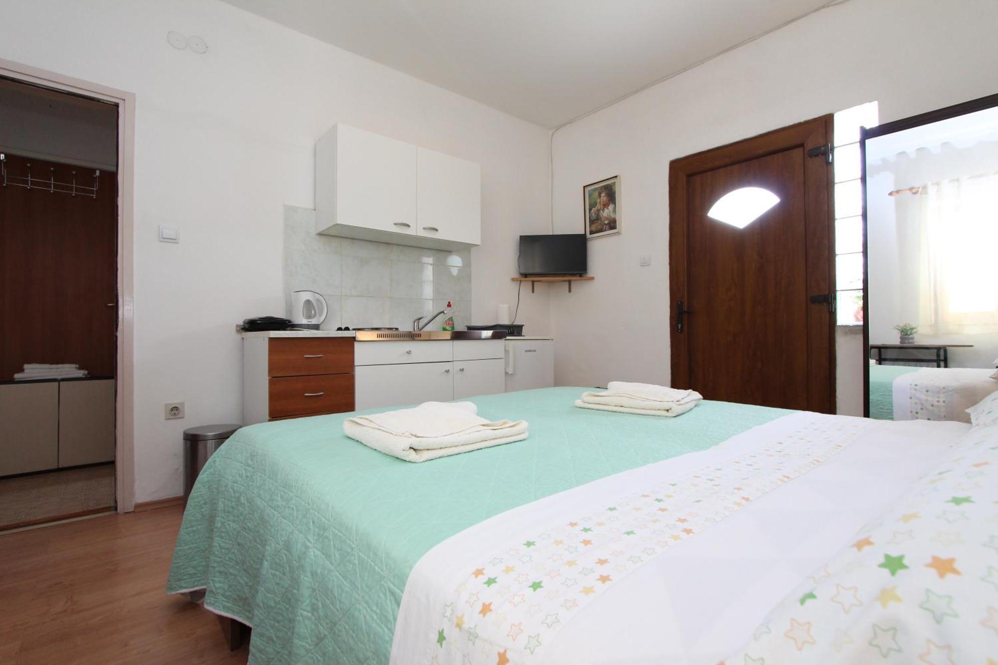 Apartments Antolovic 로비니 외부 사진